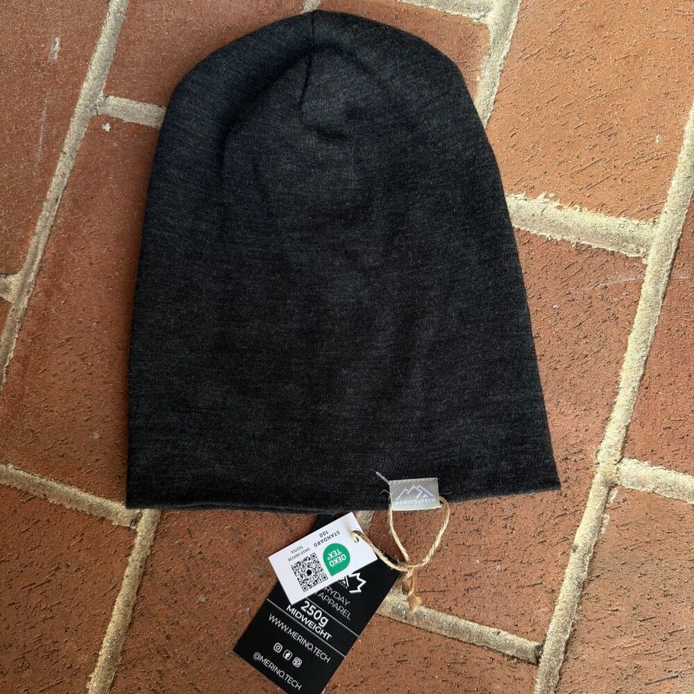 Merino Tech Unisex 250g Midweight Merino Wool Beanie Hat Charcoal Gray OS NWT